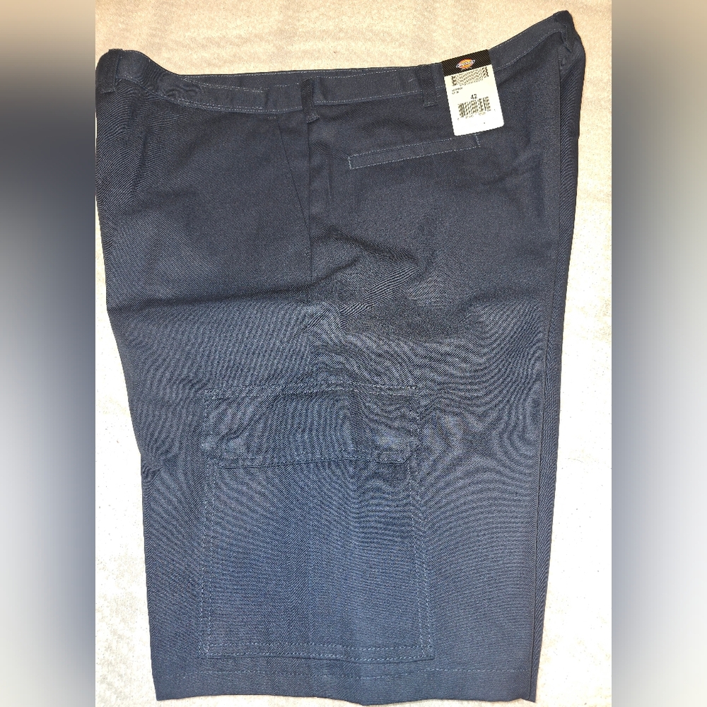 mens 42 Dickies navy blue work short